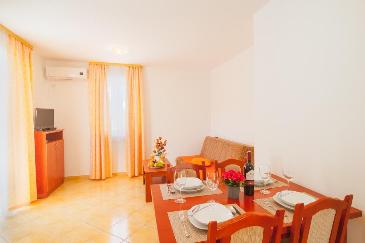 Apartments Island Beat Supetar Exterior foto